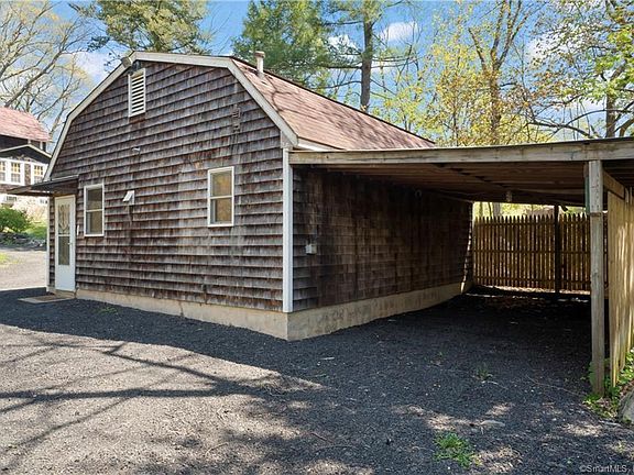3rd image of 588 Webbs Hill Rd