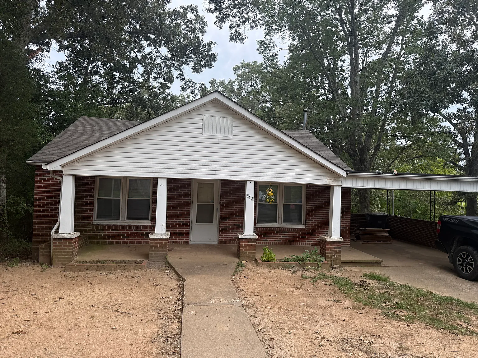 3 bed, 1650 sqft, $1,450 — Photo 1