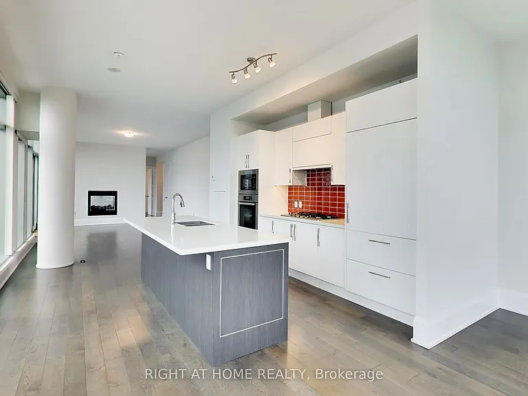 39 Queens Quay E #1126 — Photo 14