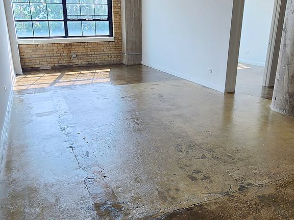 2nd image of 2625 W Washington Blvd #316