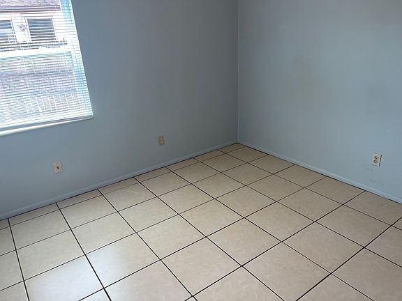 4th image of 177 Margie St #177