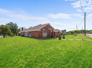 1064 The Meadows Pkwy, Desoto, TX 75115