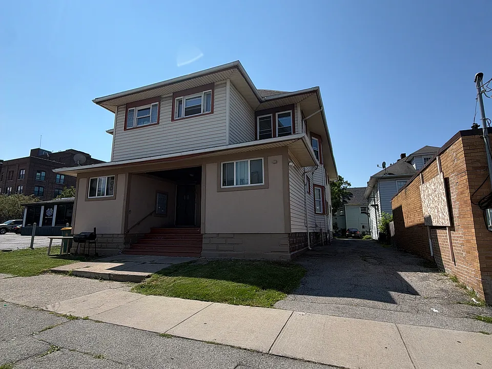 1651-1657 Dewey Ave #3