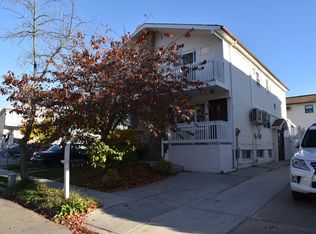 57 Blueberry Ln, Staten Island, NY 10312