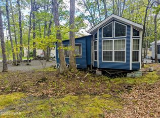 165 Tribes Dr, Shohola, PA 18458