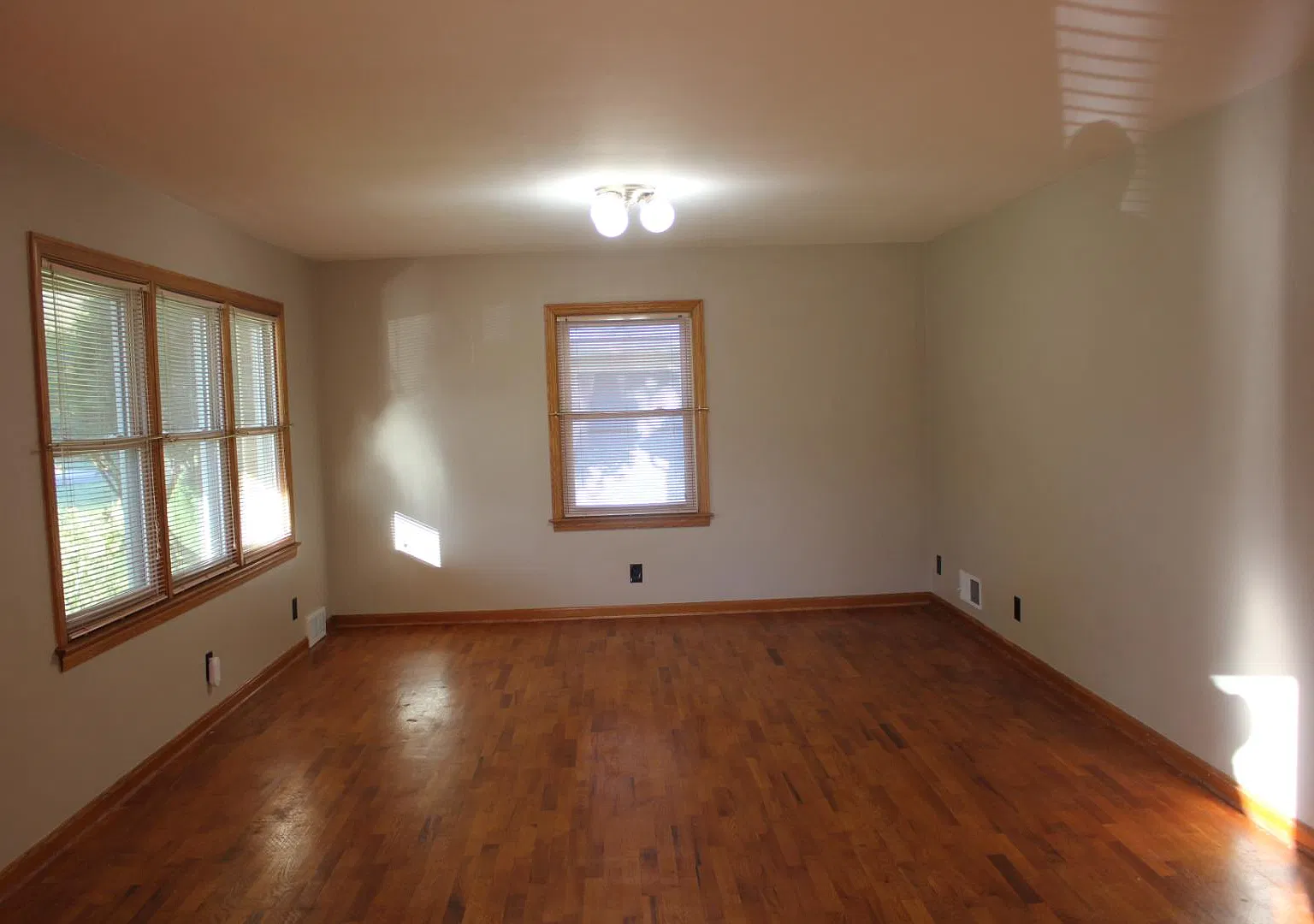 545 Western Ave — Photo 4