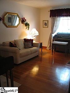 3rd image of 32 Pittman Cir