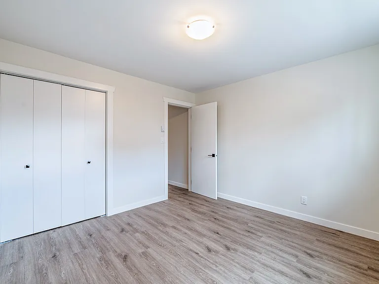 9250 Edwards Rd #5 — Photo 24