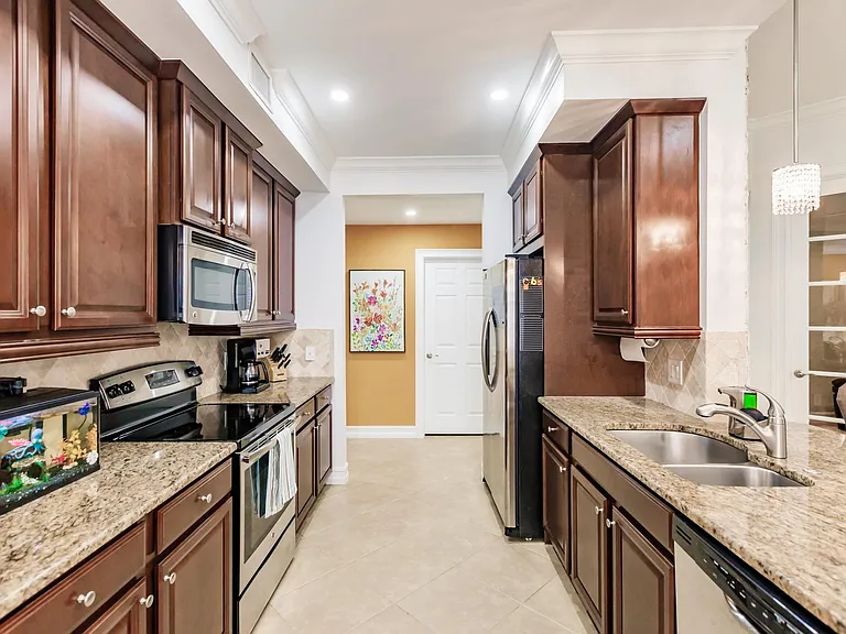 28090 Sosta Ln — Photo 10