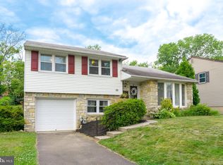 511 Inman Ter, Willow Grove, PA 19090