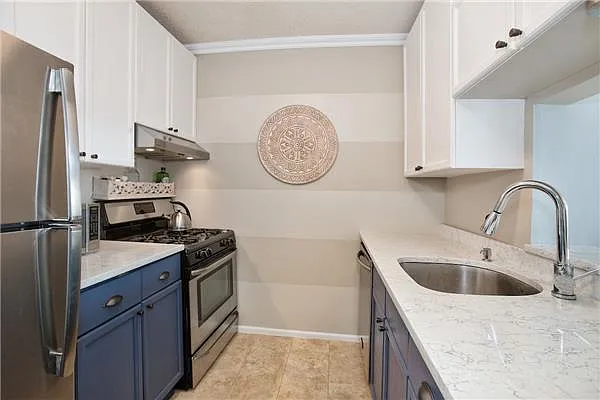 Sold by Weichert Manhattan Midtown | media 16