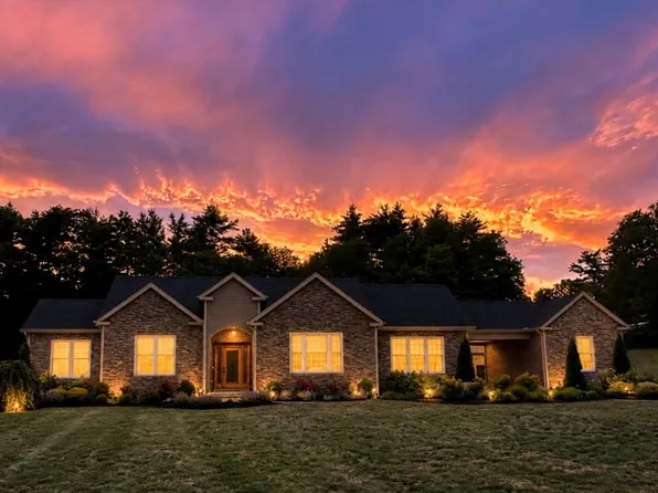 85 Verde Dr, Greenfield, MA 01301