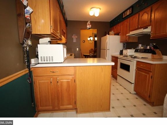 5th image of 3671 Gershwin Ln N