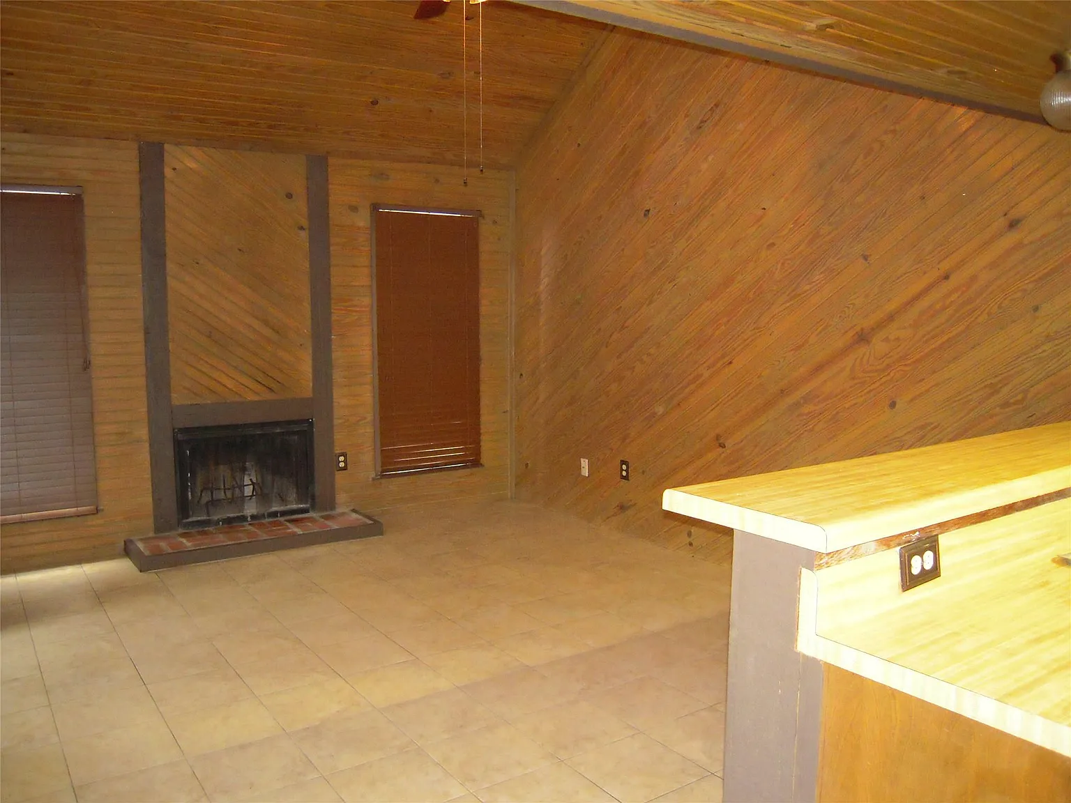 2 bed, 2.0 bath, 1200 sqft, $950 — Photo 3