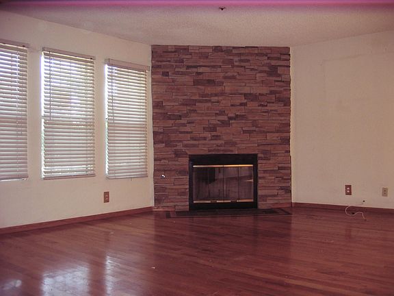 2nd image of 533 Walnut Ave Unit 14