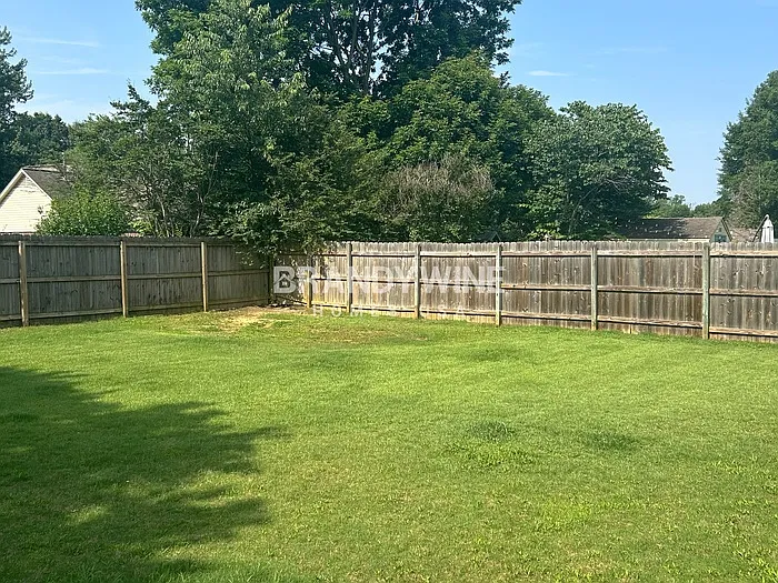 8077 Sandywood Ln — Photo 18