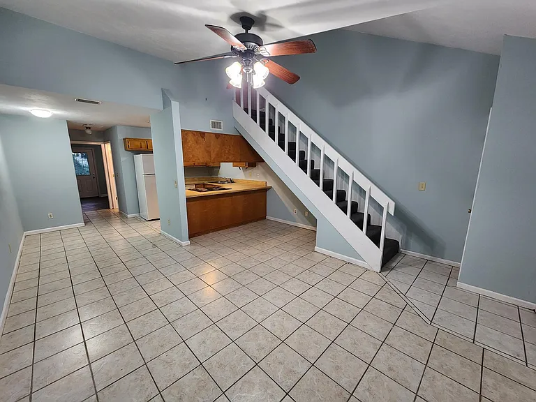 332 Hayden Rd — Photo 6