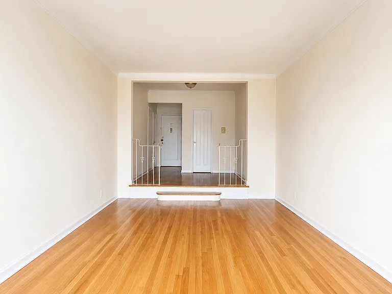 920 E 17th St #406 — Photo 3
