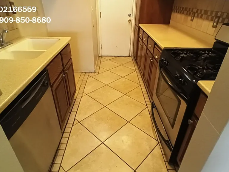 4859 Jackson St #B — Photo 2
