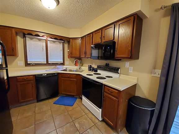 5th image of 1327 Southview Cir