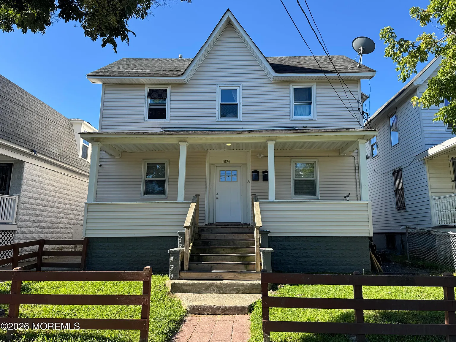 3 bed, $2,700 — Photo 1