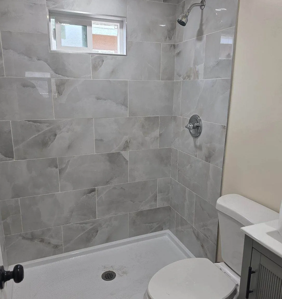 3 bed, 900 sqft, $2,700 — Photo 2