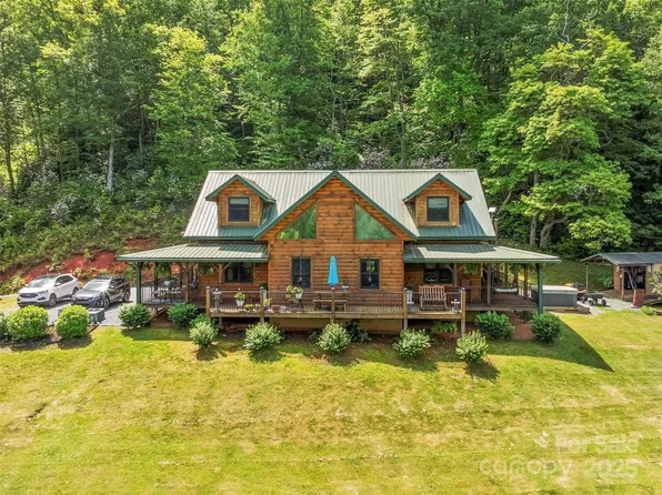 70 Eagles Wings Pl, Whittier, NC 28789