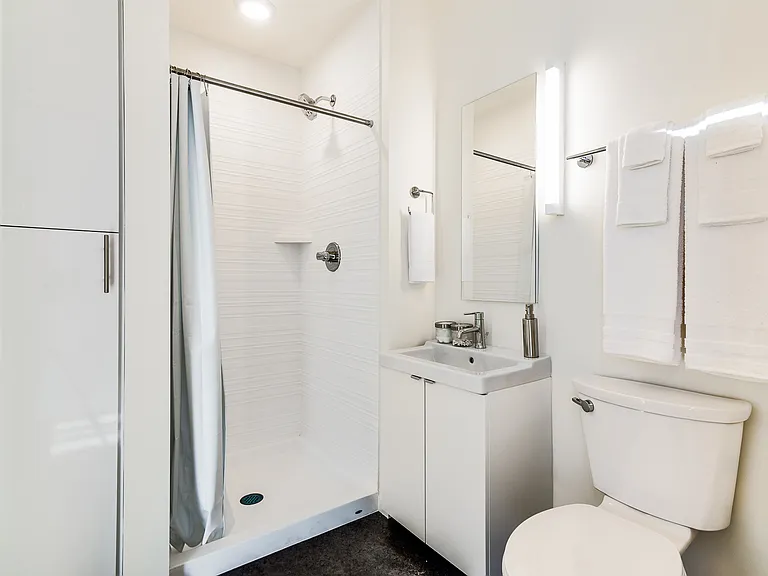 2 Bedroom Bathroom (1 of 2)