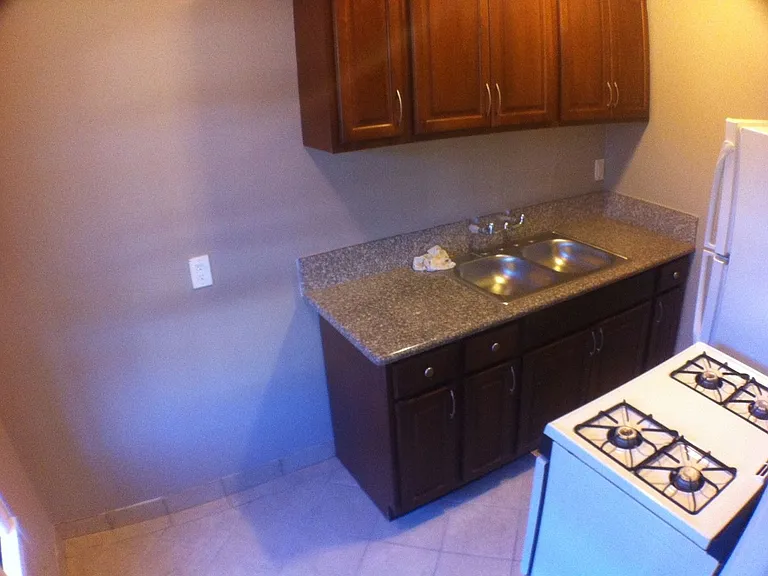 Alexandria Apartments LLC — Photo 32