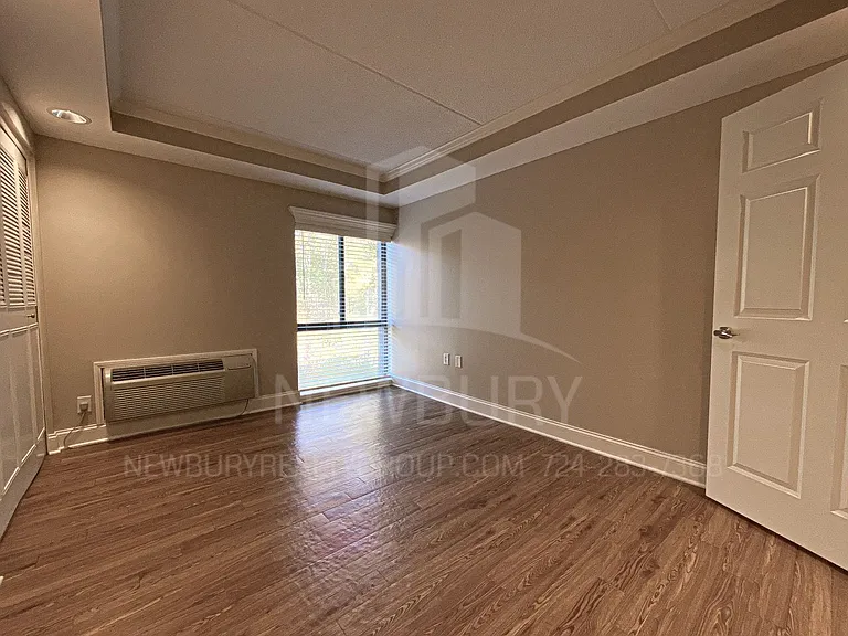 530 N Main Street - The Townhouse. — Photo 55