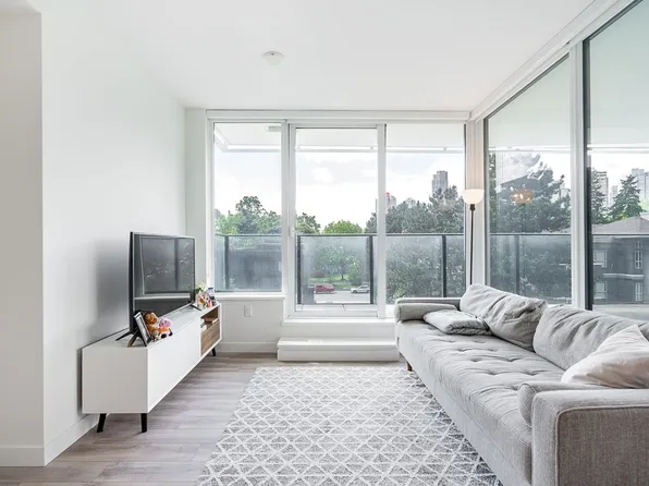 6699 Dunblane Ave #301, Burnaby, BC V5H 3K6