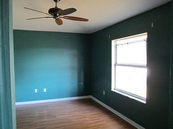 3rd image of 6 Lewisdale Pl