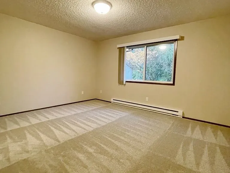Spacious 2-bedroom apartment homes conveniently located! — Photo 14