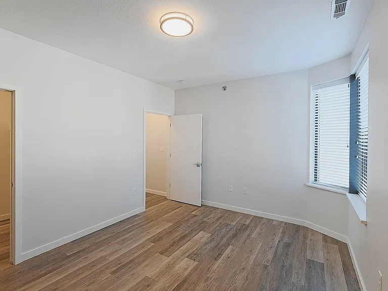 River Rock Apartments — Photo 97