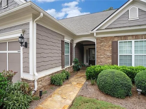 6503 Grove Park Dr, Hoschton, GA 30548