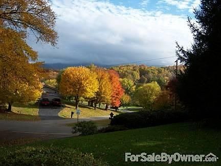 Fantastic view of mountains from porch : See all four seasons from your front porch