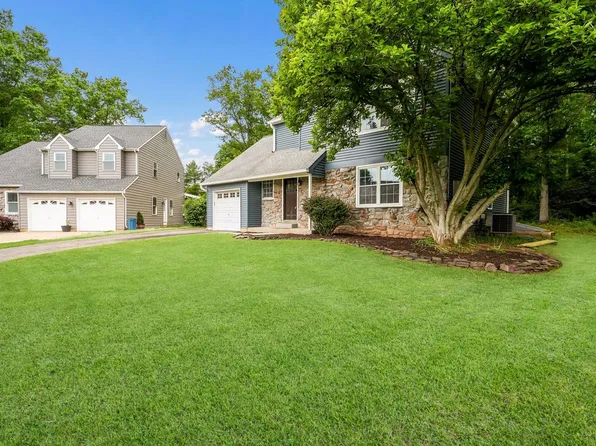 108 Williamson Ct, Chalfont, PA 18914