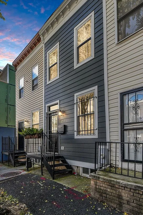 Beautiful 3 Bedroom Abode Just Off of the Booming H Street Corridor! — Photo 3