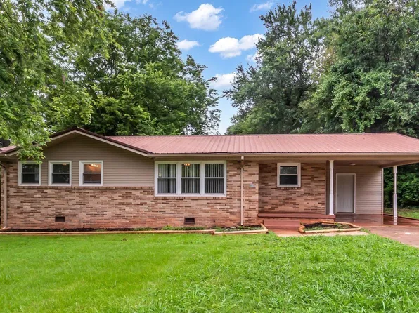 3121 Greenhill Dr NW, Huntsville, AL 35810