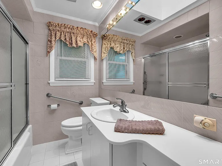 71 Beach Ave — Photo 17
