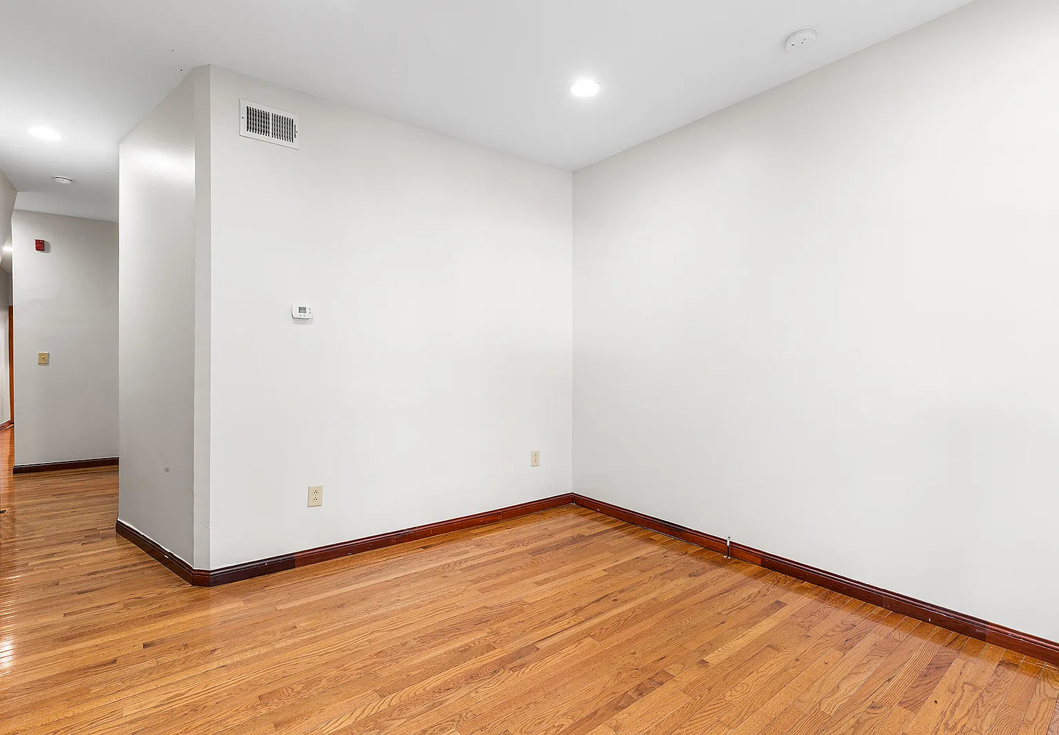 3 bed, 1618 sqft, $2,600 — Photo 4