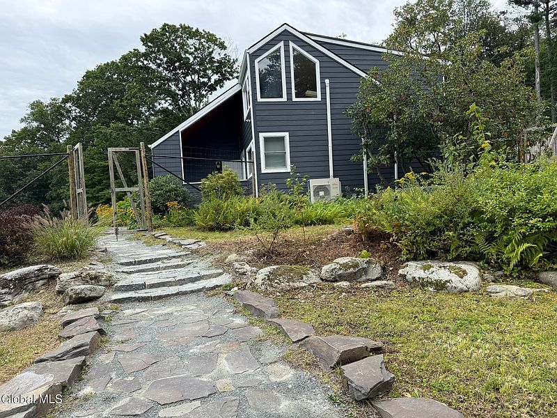 3rd image of 83 Presbyterian Hill Road