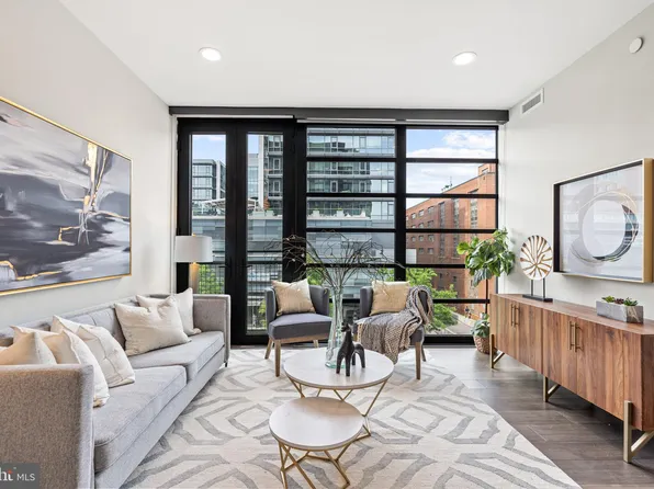1300 4th St SE Unit 315, Washington, DC 20003