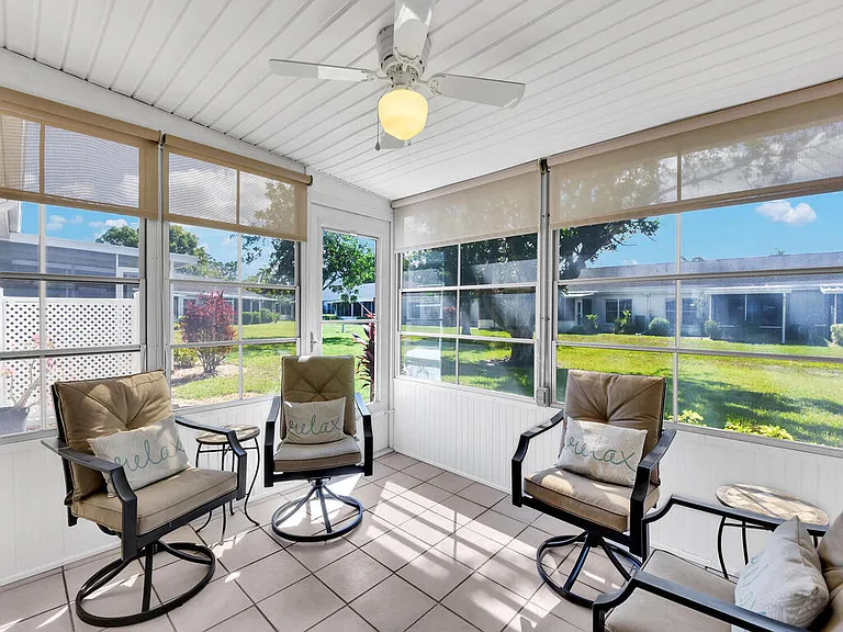 6815 Sandtrap Dr — Photo 16
