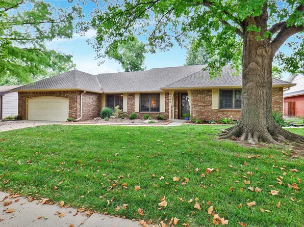 8302 E Brentmoor Ln, Wichita, KS 67206