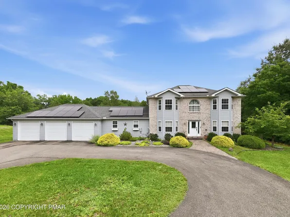 212 Ellen Ct, Stroudsburg, PA 18360