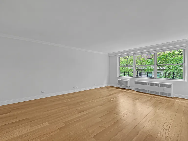 210 W 89th St #3H — Photo 4