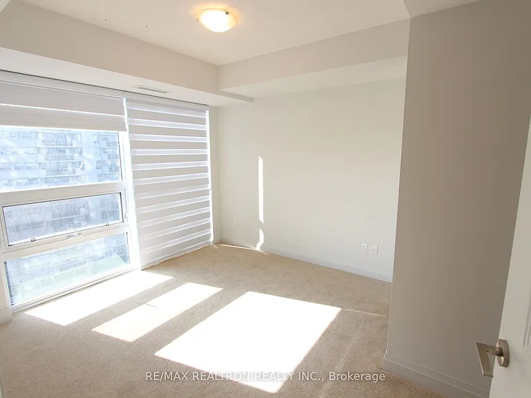 20 Meadowglen Pl #908 — Photo 10