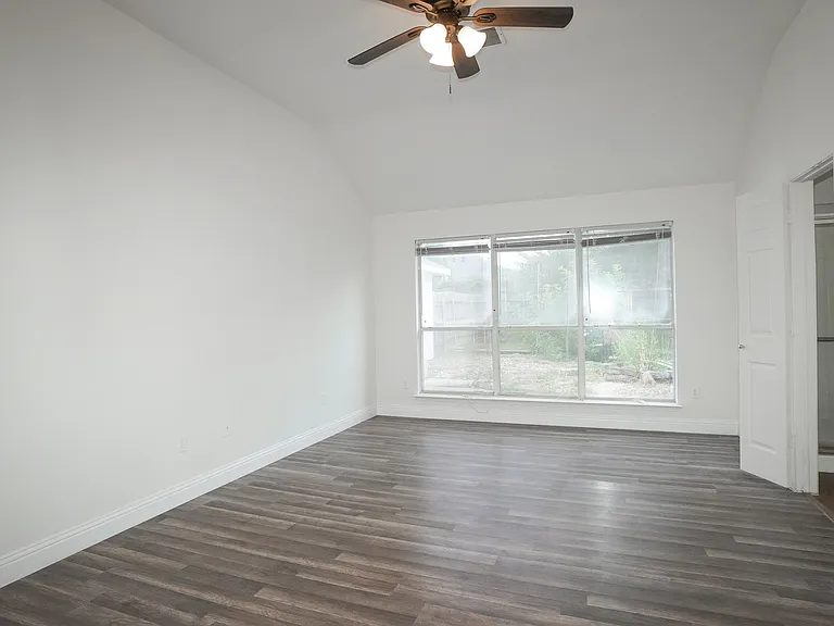 3109 Scott Dr — Photo 16
