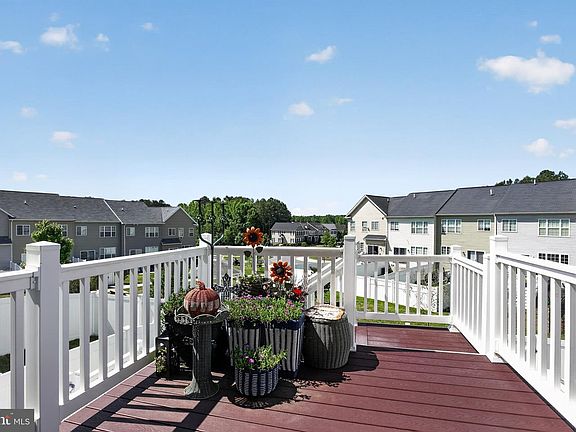 4th image of 45674 Bethfield Way